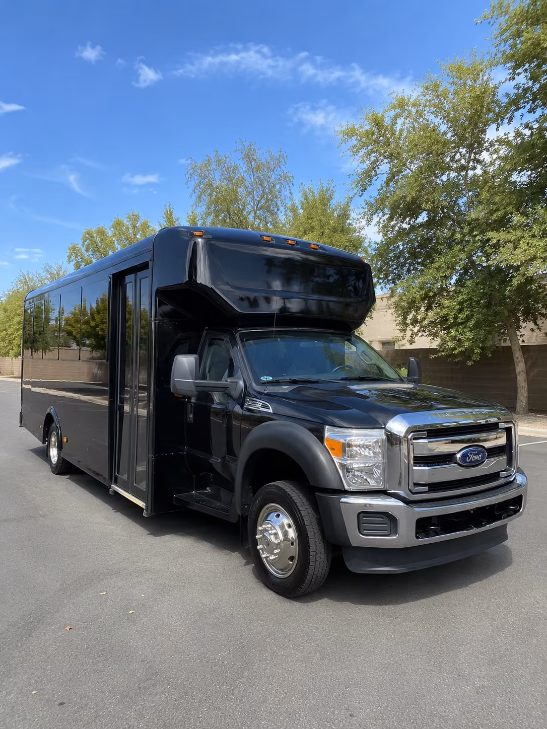 party bus rides to prom venues in dearborn novi and beyond
